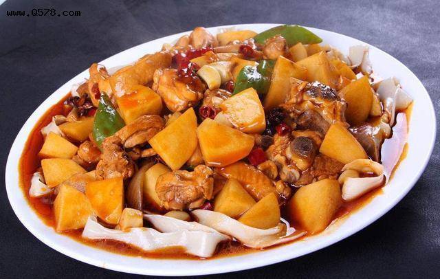 大盘鸡饭/Spicy Braised Chicken Rice Bowl